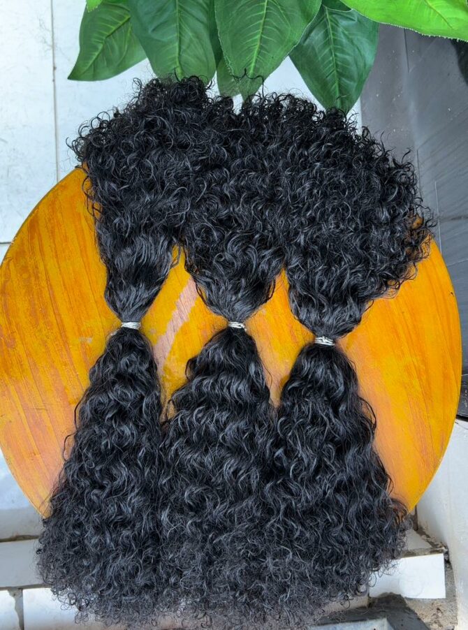 24'' Ultra Luxe Water Curly Bundles in Color 1b
