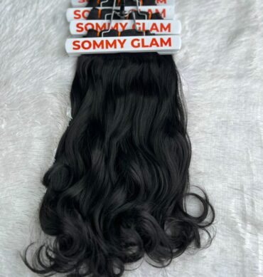 SM Weft Bundles Wavy  in 1B Natural 4 in 1 bundles.