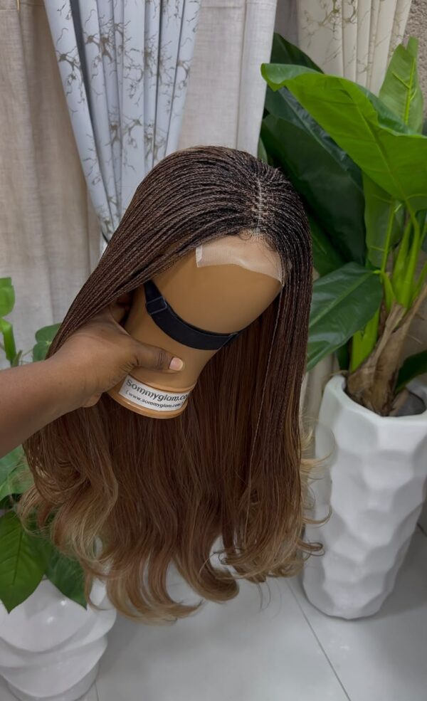 2bae3a34 a4d7 4e78 b15a df172f142097 HYBRID LOOSE LAYERED WIG