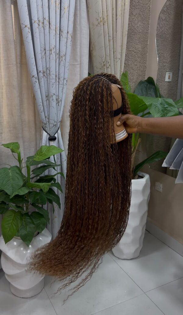 UNIQUE GODDESS WIG 32''
