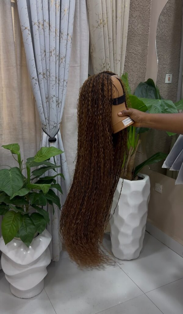 UNIQUE GODDESS WIG 32''